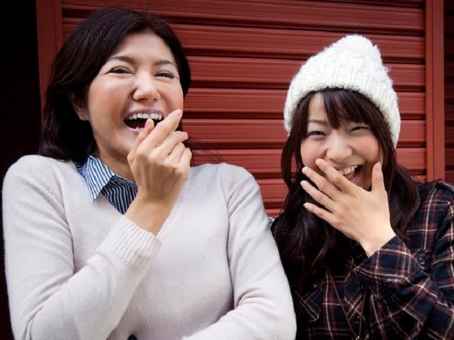 5 cách luyện tập cười không hở lợi đơn giản tại nhà